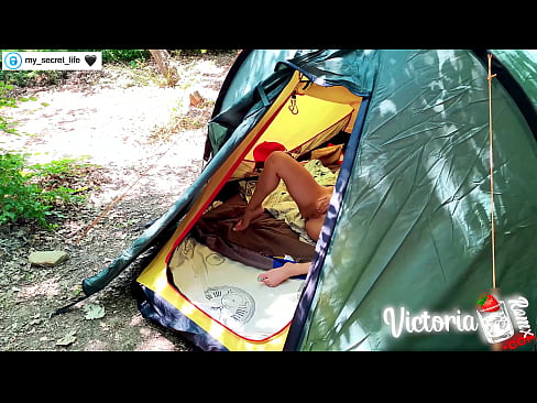 ❤️ Nakuha sa camera Madamdaming haltak off Stranger in a tent ️❌ Porno sa amin
