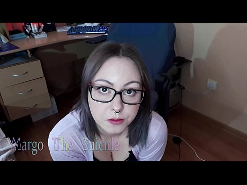 ❤️ Ang Sexy na Babae na may Salamin ay Sumipsip ng Dildo sa Camera ️❌ Porno sa amin